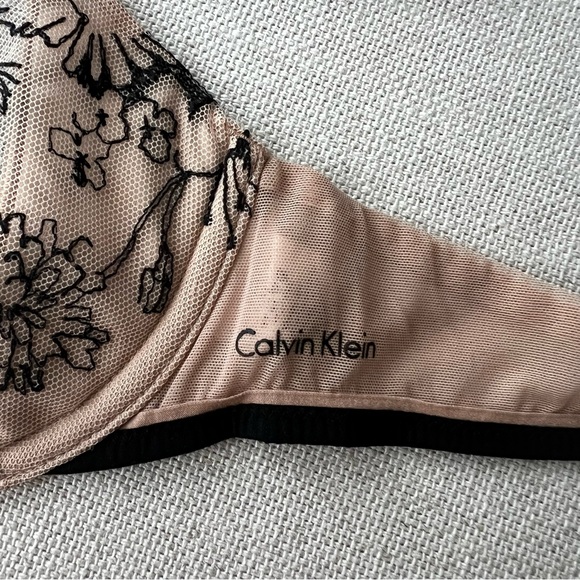 CALVIN KLEIN Mesh Lace Bra and Panty Set - Picture 6 of 6